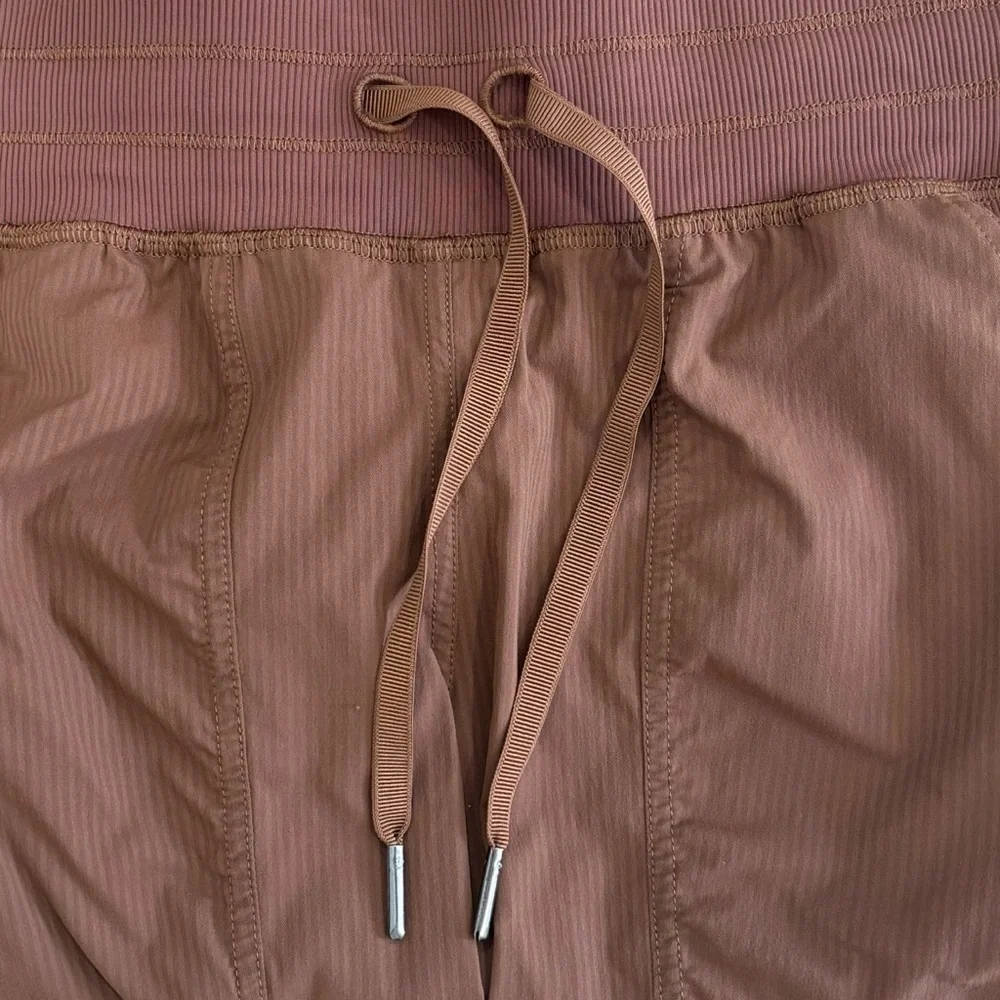 Lululemon Dance Studio Mid Rise Joggers In Roasted Brown Size 2
